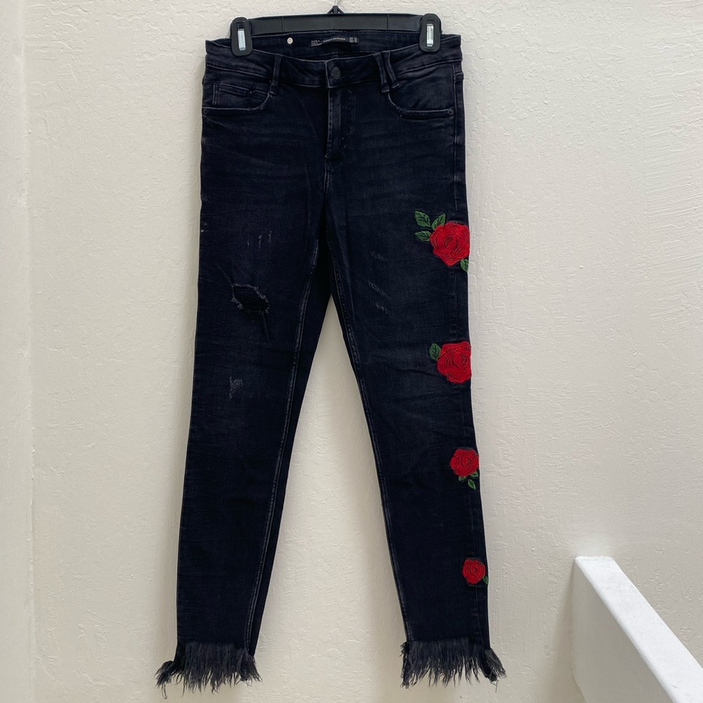 Zara- Black Jeans w/ Rose’s (size 6)